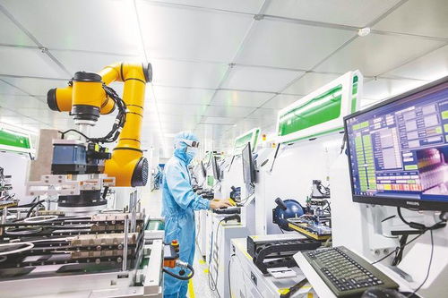 智能浪潮下的湖北探索 當(dāng)工廠走向“無(wú)人”，就業(yè)如何“長(zhǎng)”在產(chǎn)業(yè)上